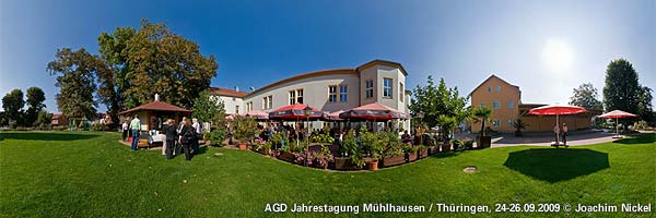 Tagungsausklang im Biergarten bei schönstem Sonnenschein