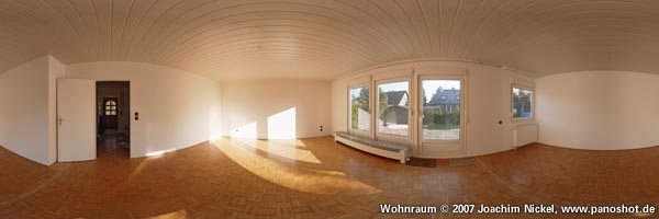 Wohnzimmer mit Parkettboden, Berlin